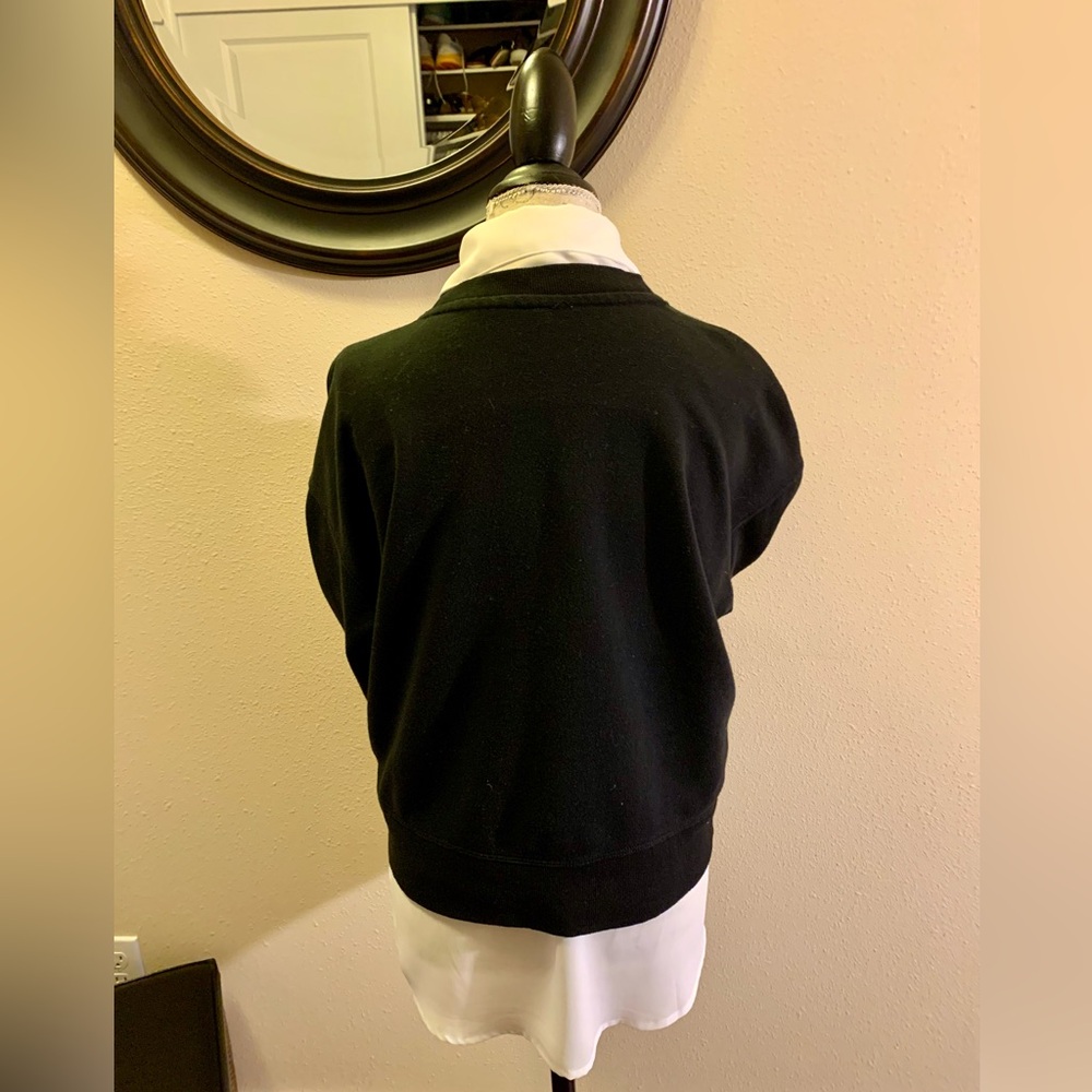 CUTE CALVIN KLEIN SWEATSHIRT ❤️CHANGE IT UP WITH A WHITE SHIRT UNDERNEATH. - Picture 8 of 14